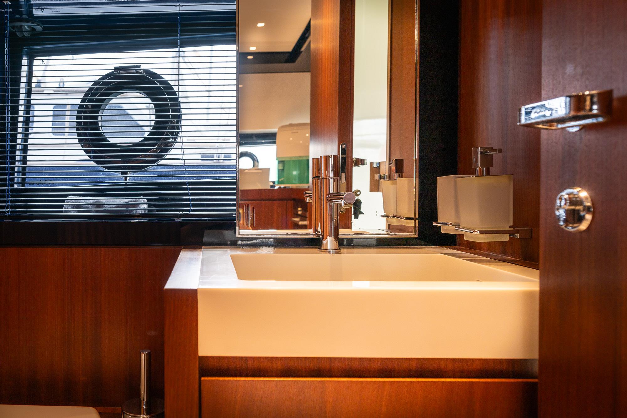 2019 RIVA 66' RIBELLE 